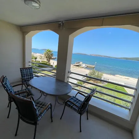 Nada * Brodarica (Sibenik-Knin)