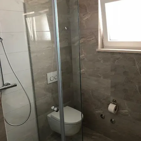 Nada Бродарица