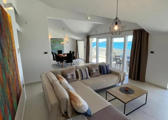 Nada Brodarica (Sibenik-Knin)